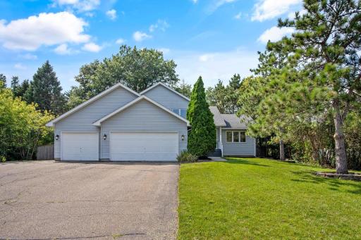 1250 Paddock Trail, Woodbury, MN 55125