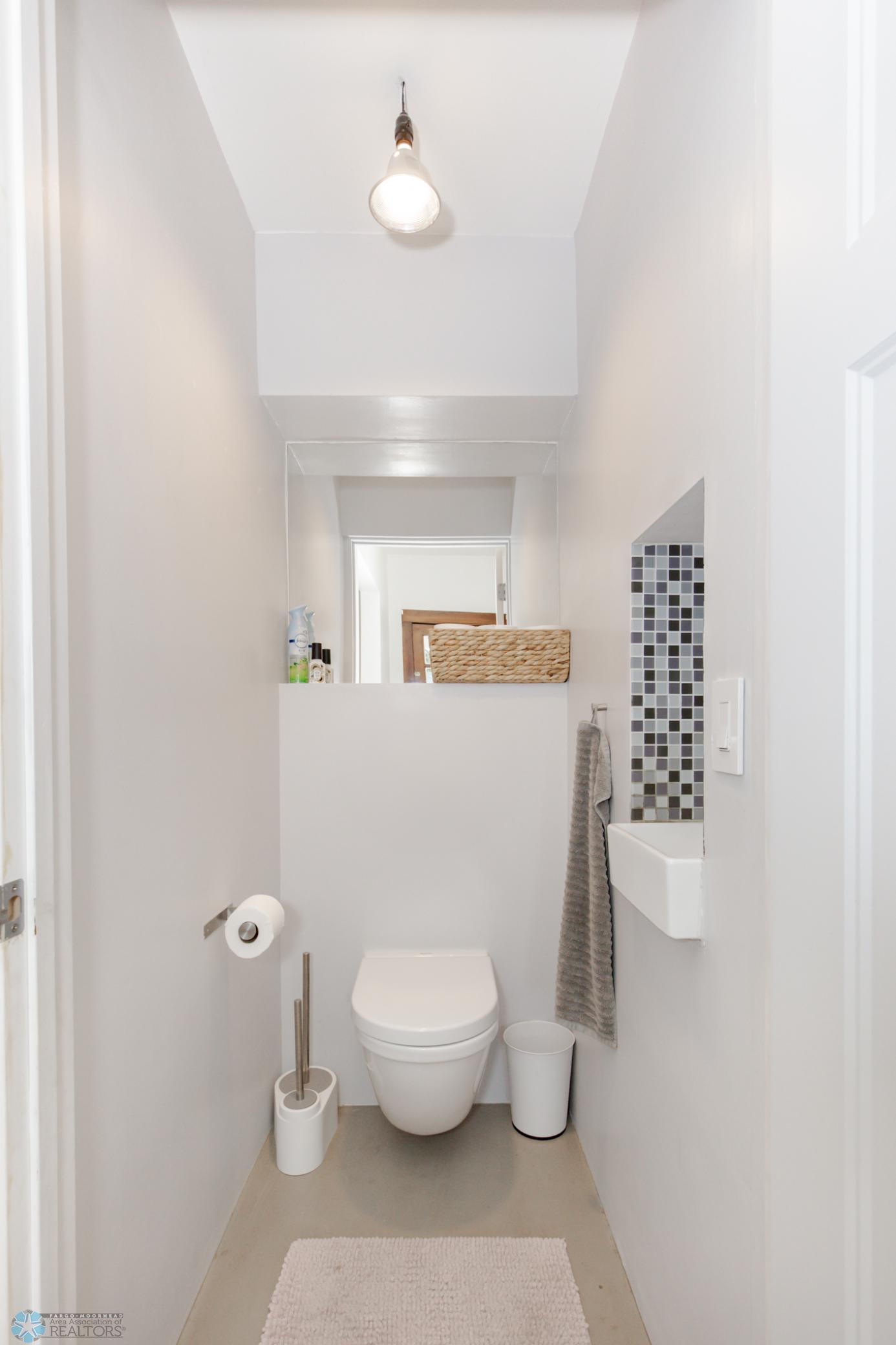 Bathroom 1 - Half