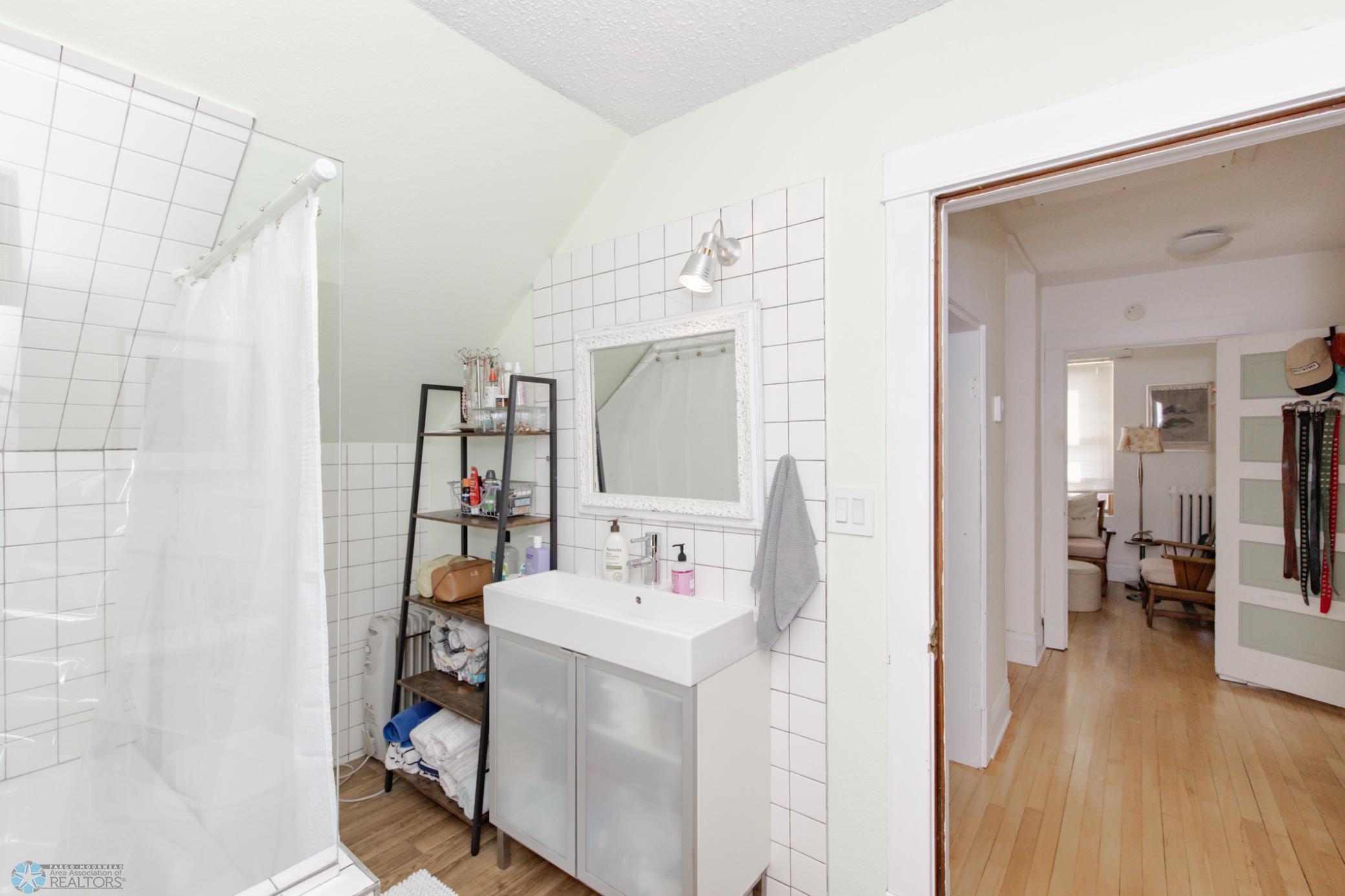 Bathroom 2 - Full