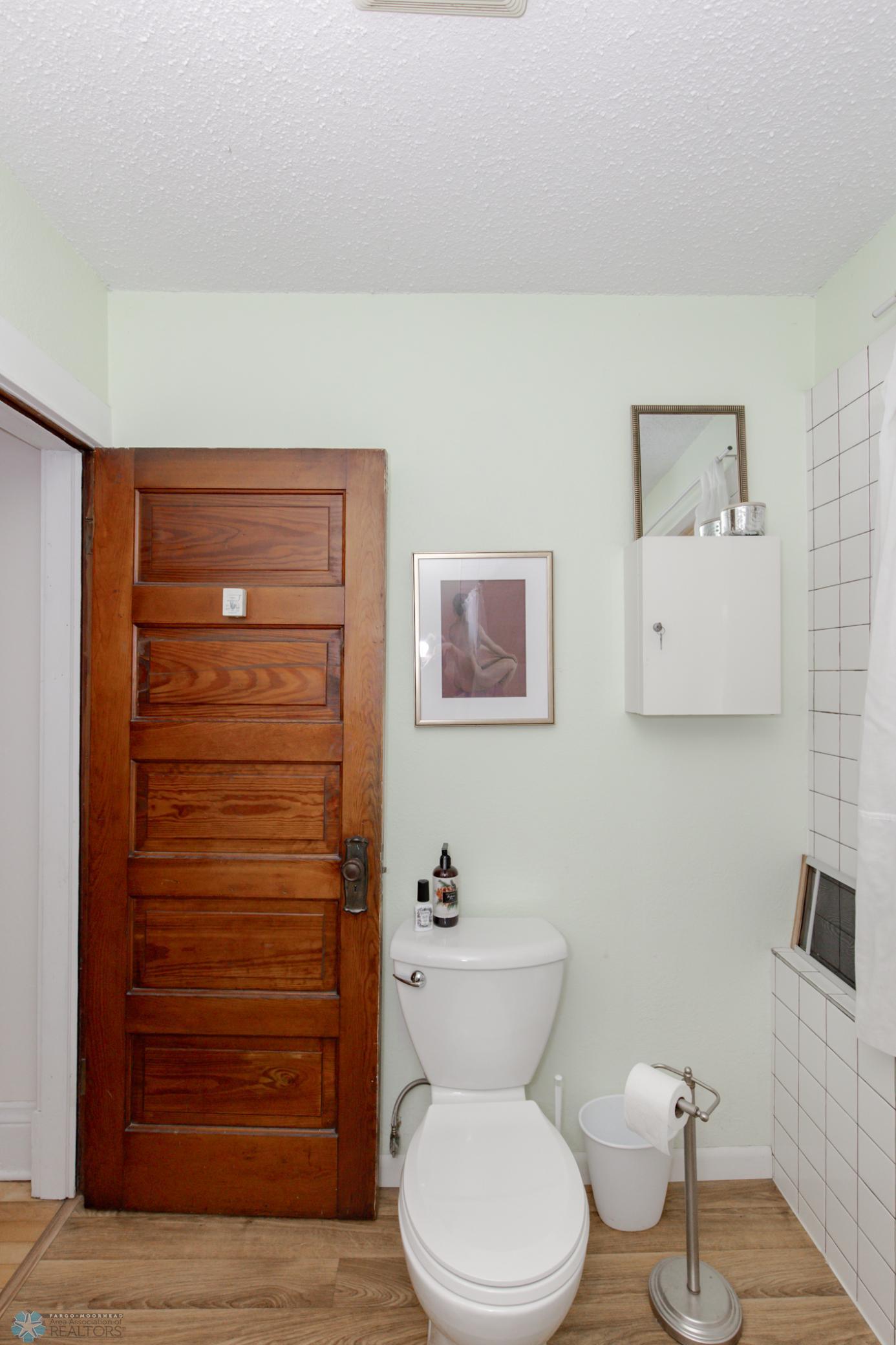 Bathroom 2 - Full