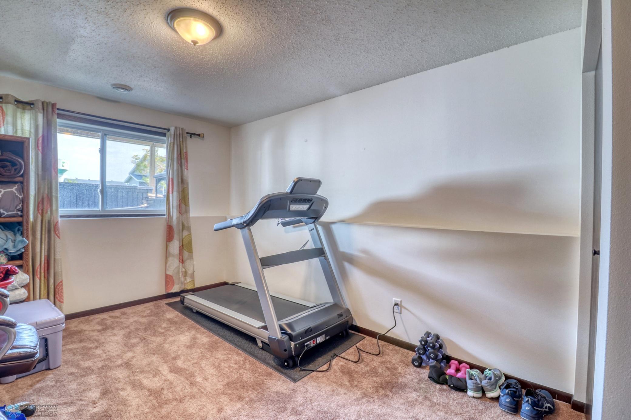 Basement Bedroom2_1.jpg