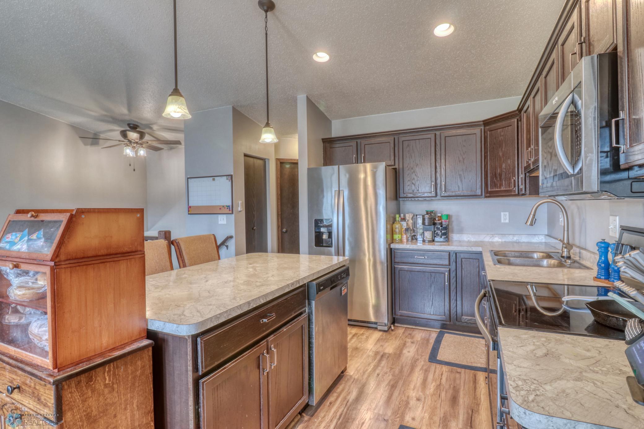 Kitchen1_3.jpg