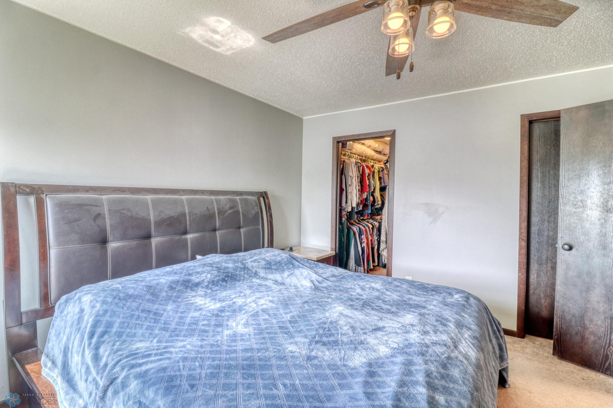 Bedroom1_3.jpg