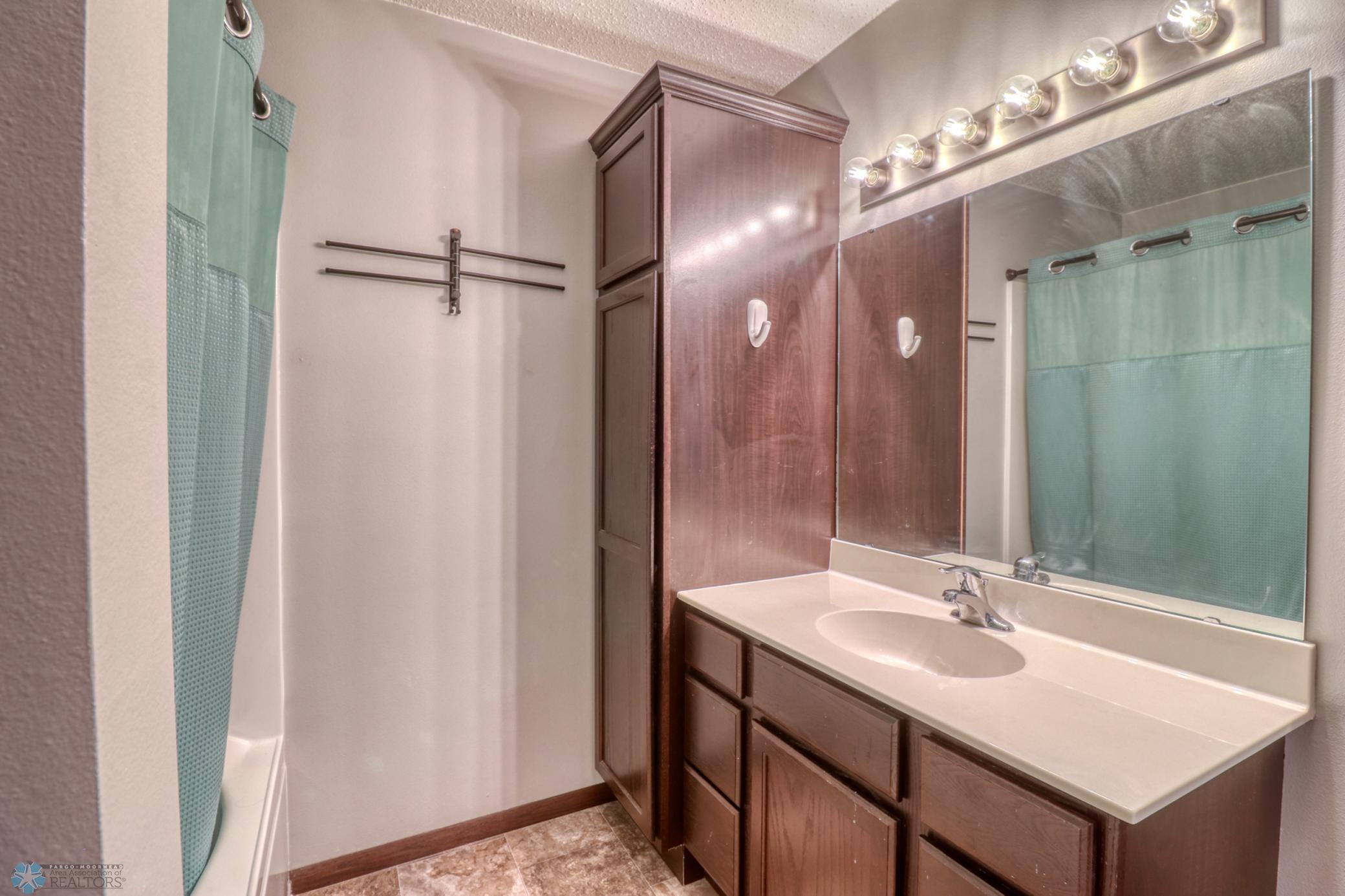 Bathroom1_0.jpg