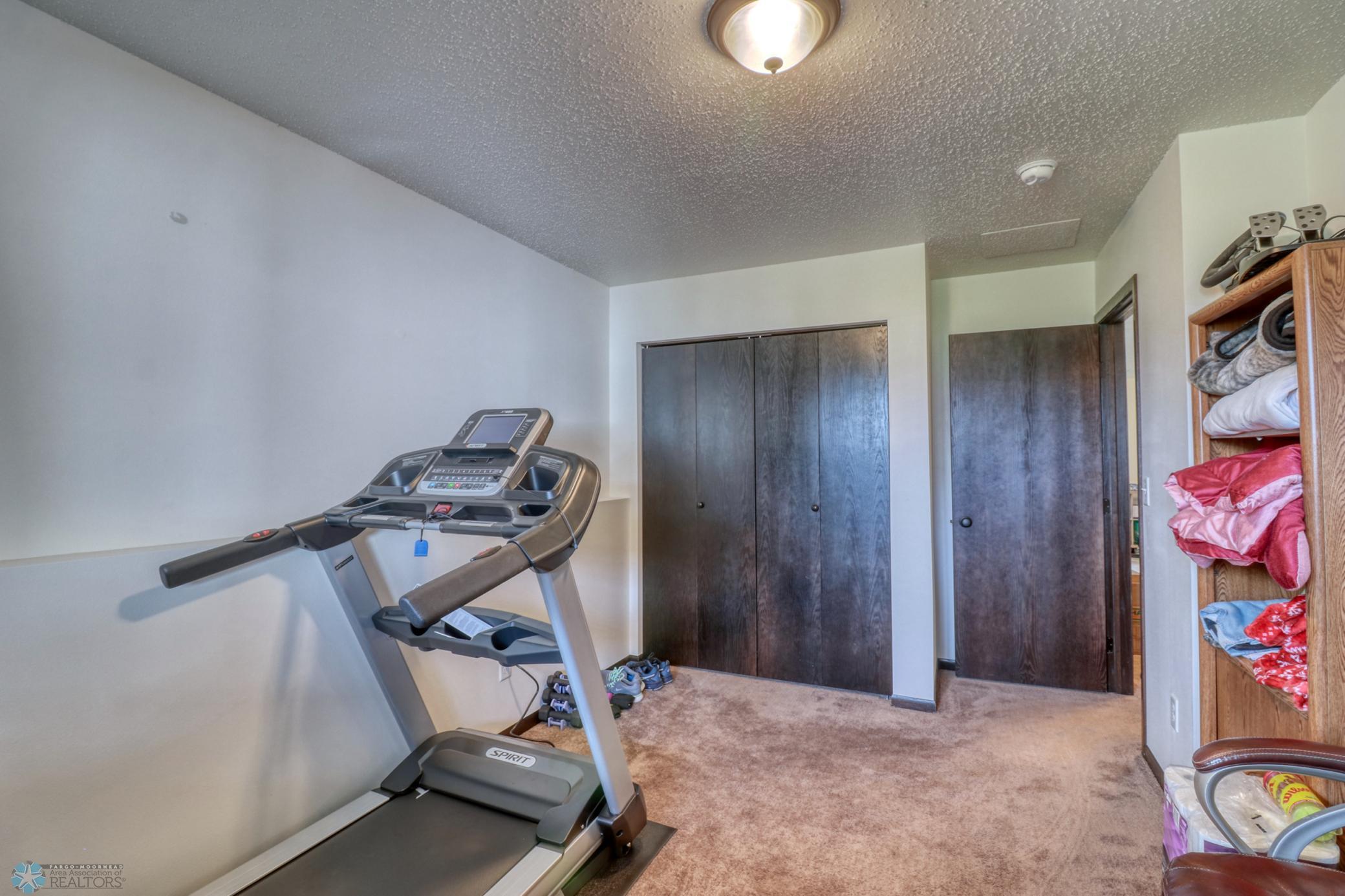 Basement Bedroom2_2.jpg