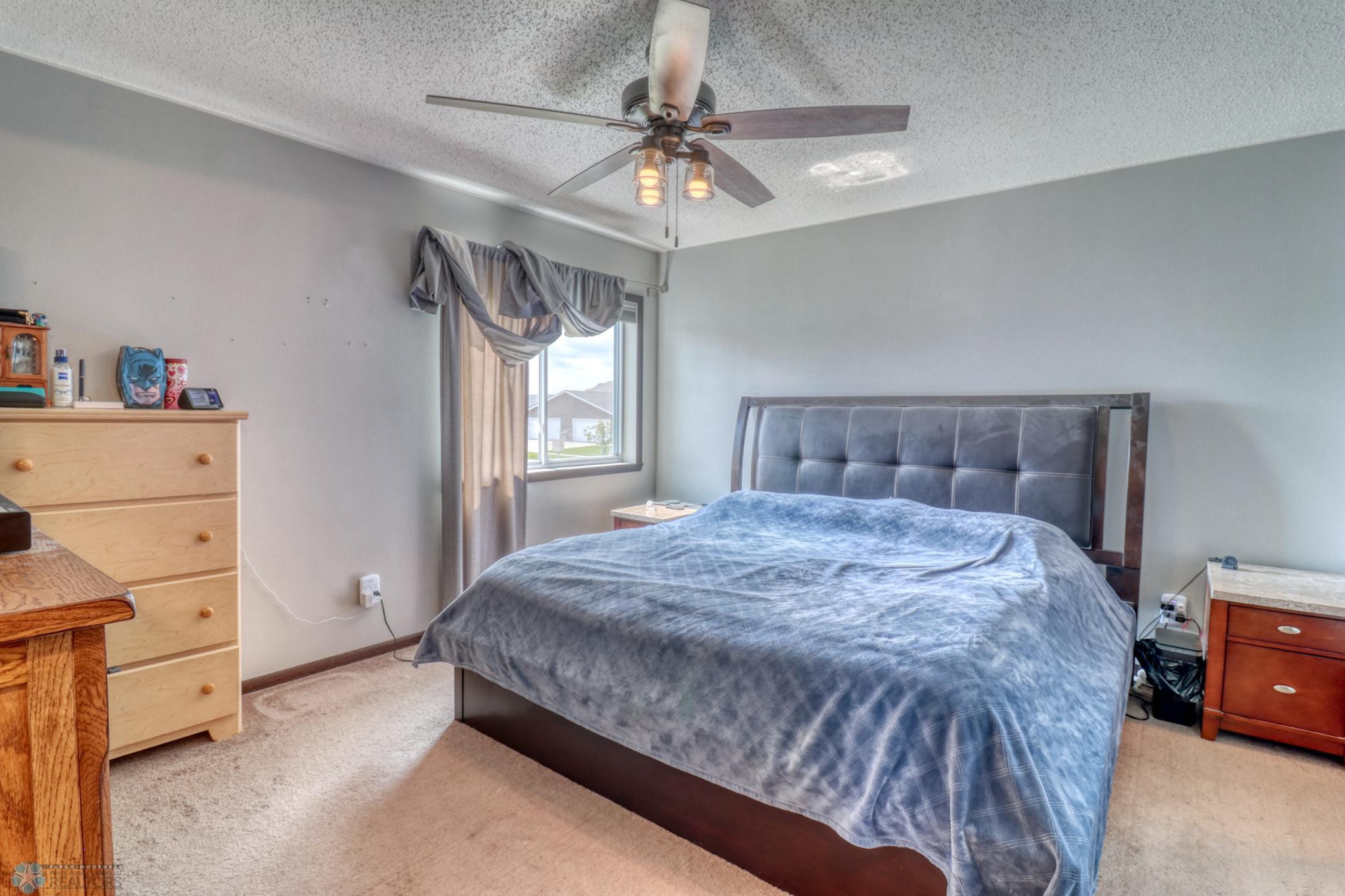 Bedroom1_1.jpg
