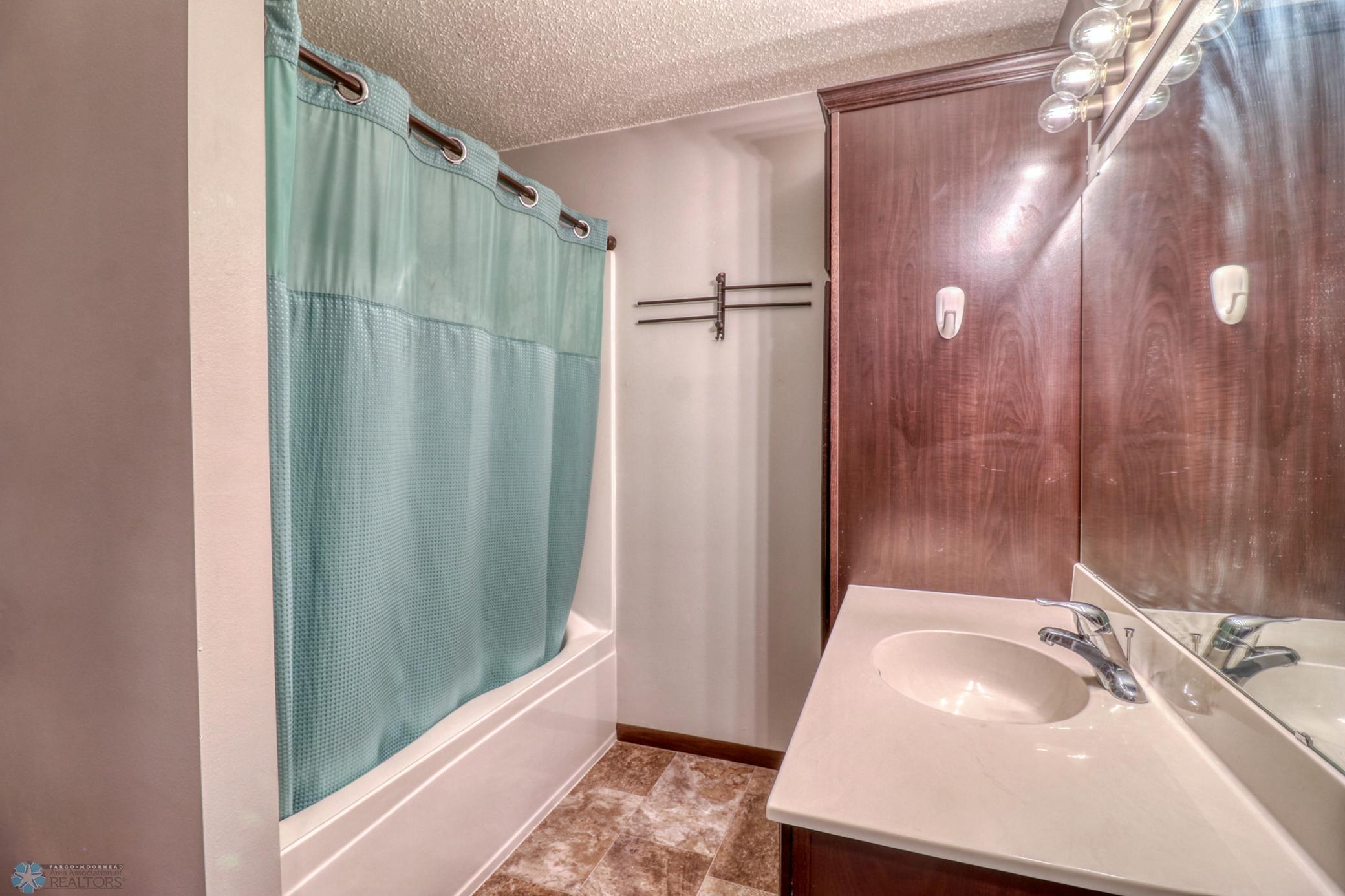 Bathroom1_1.jpg