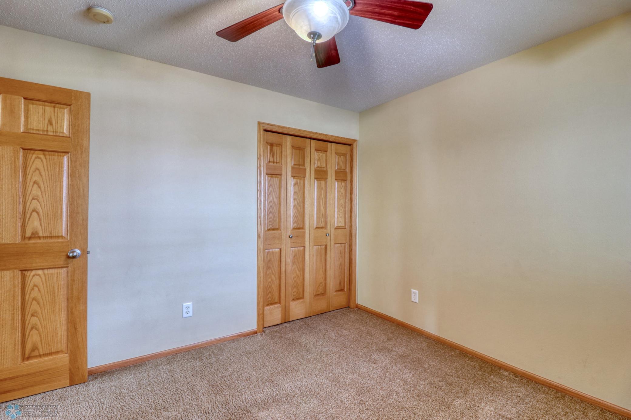 Bedroom1_2.jpg