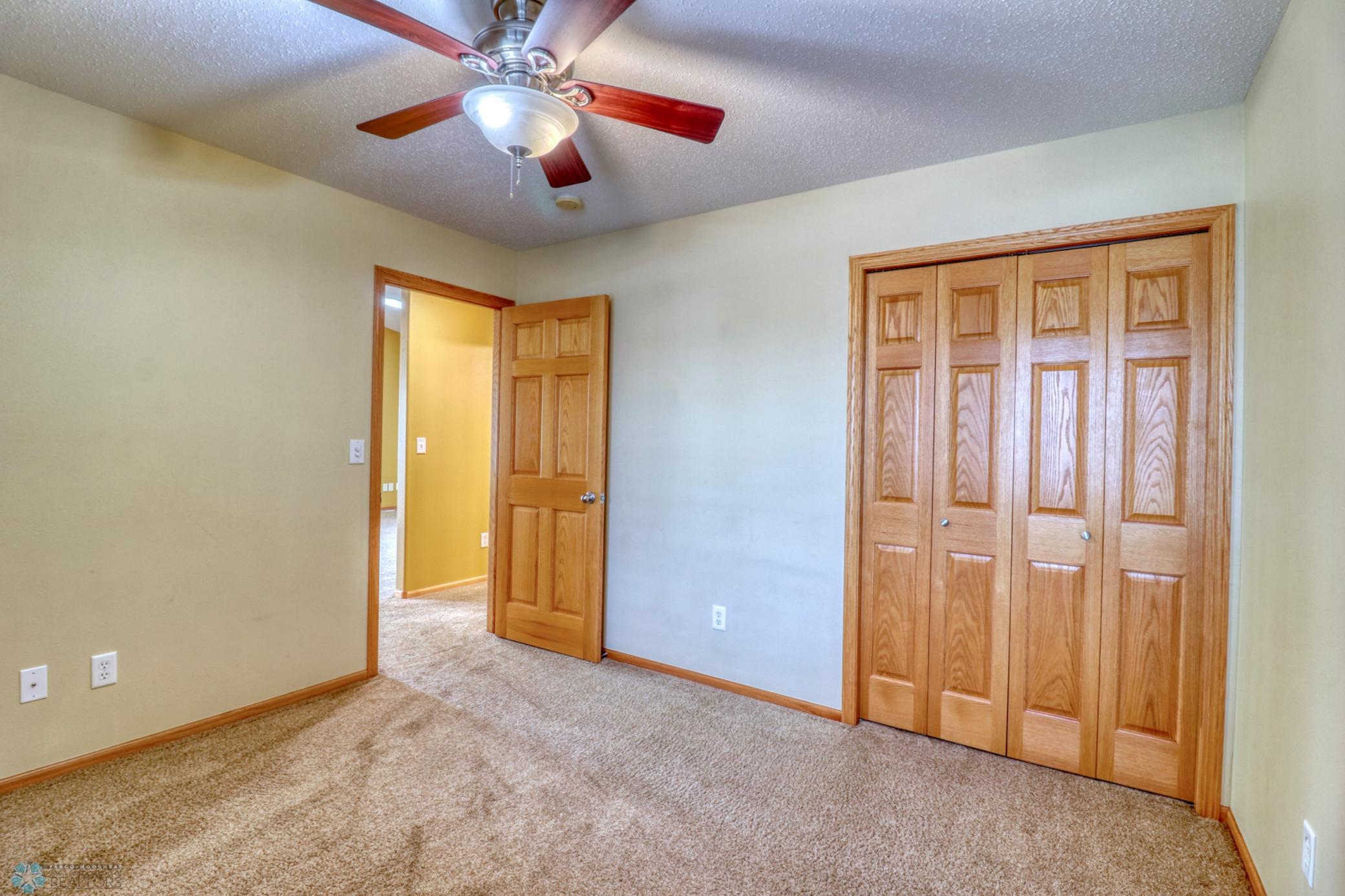 Bedroom1_3.jpg