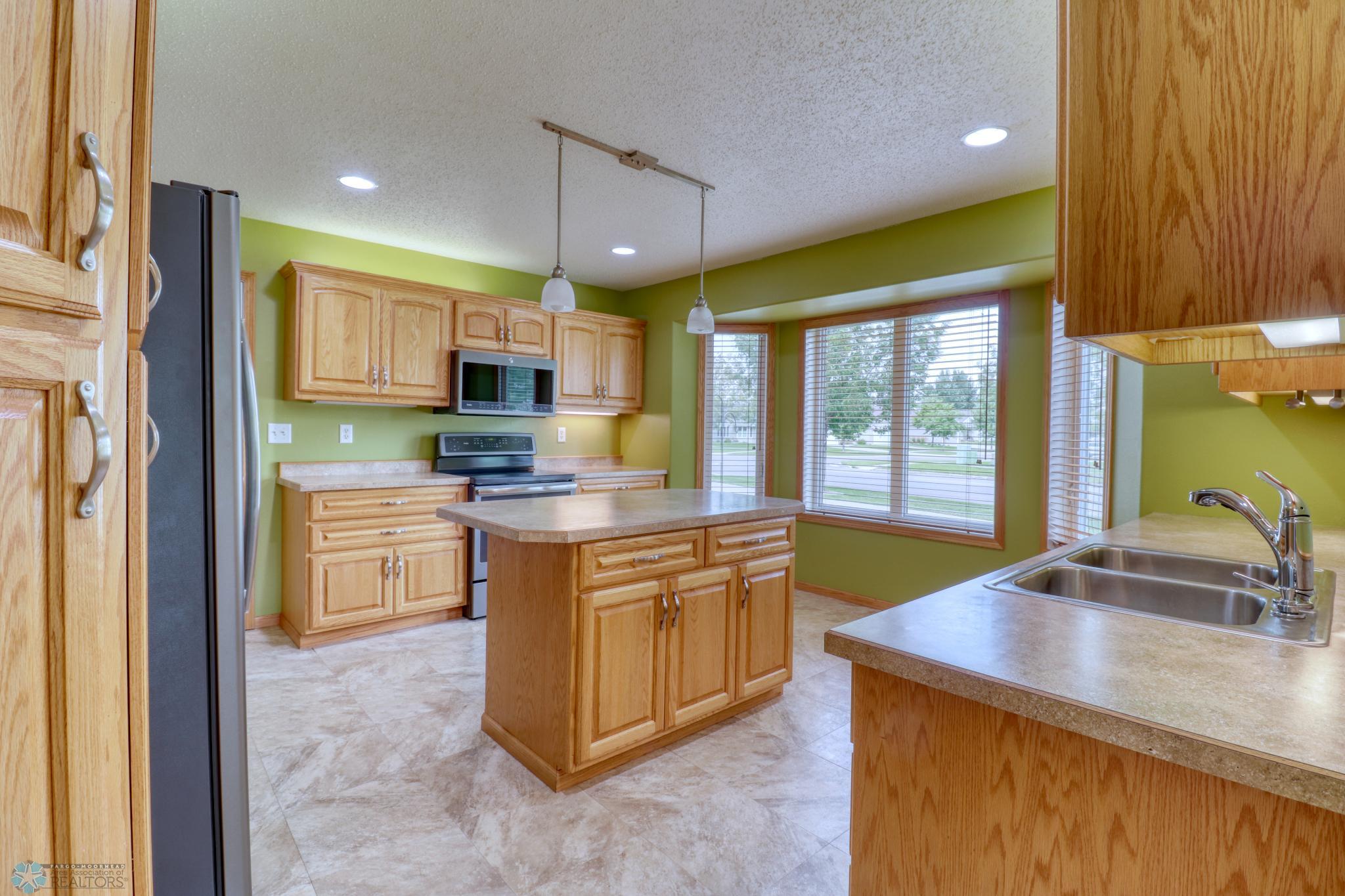 Kitchen1_1.jpg