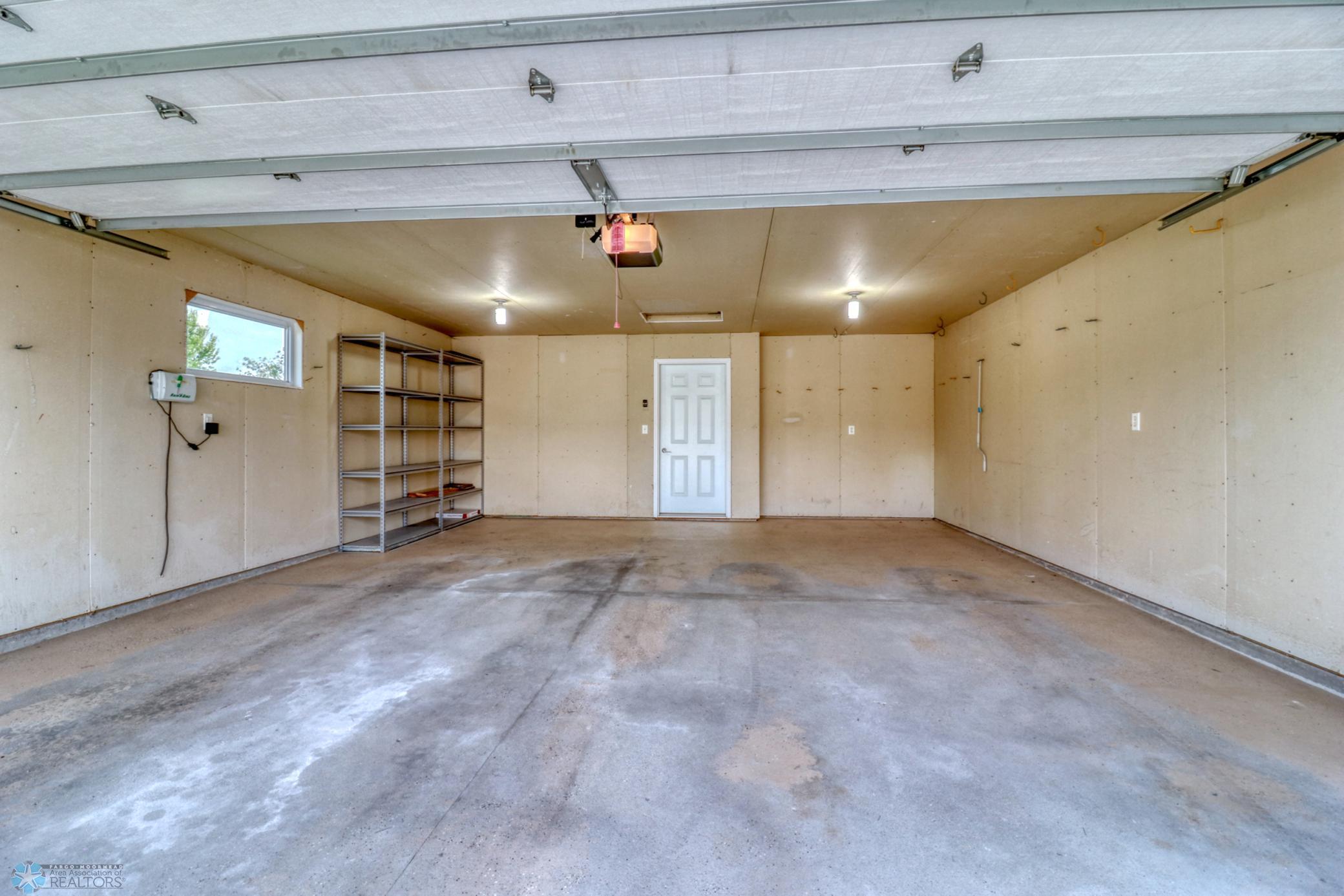 Garage1_1.jpg
