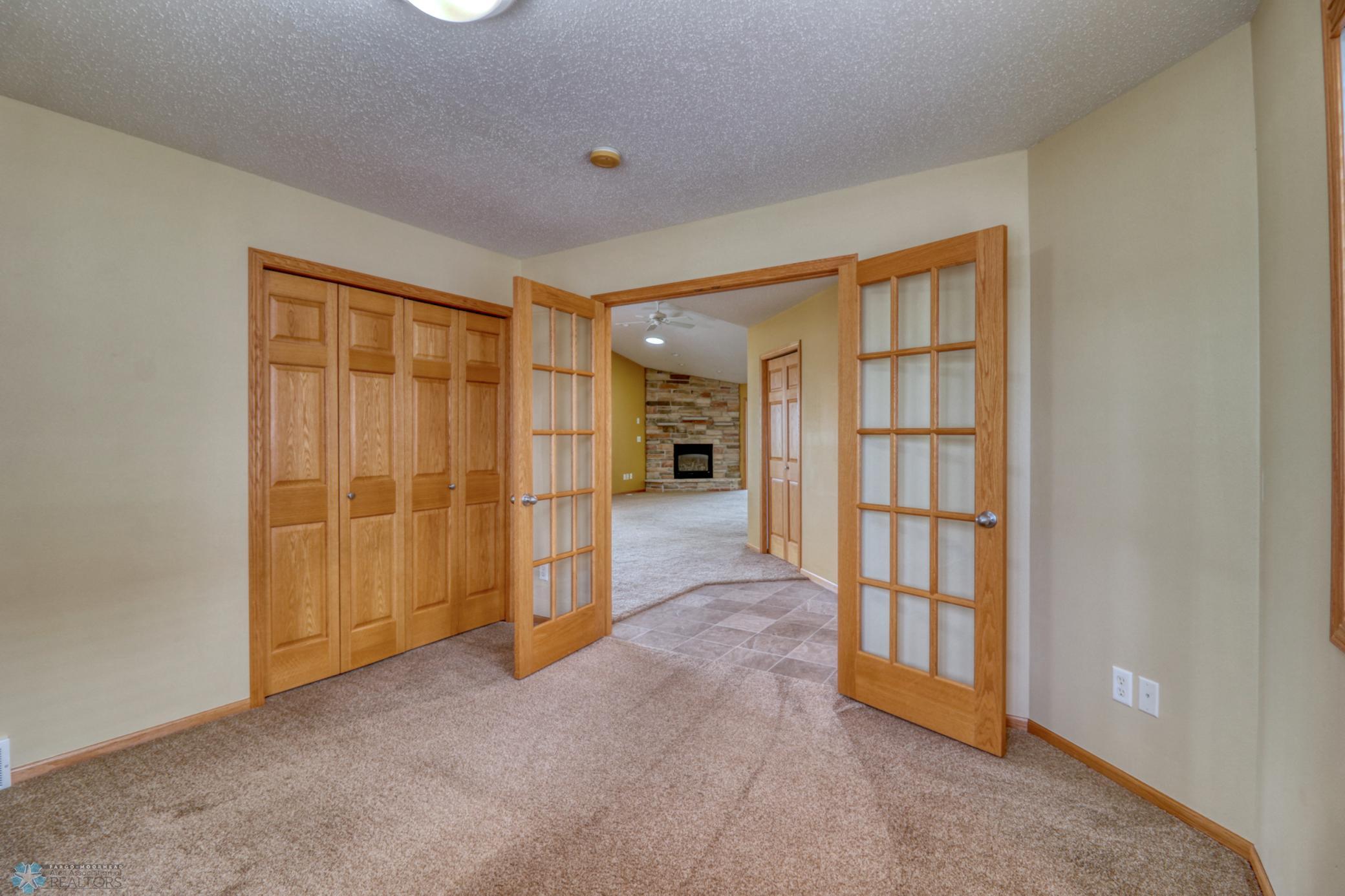 Bedroom2_2.jpg