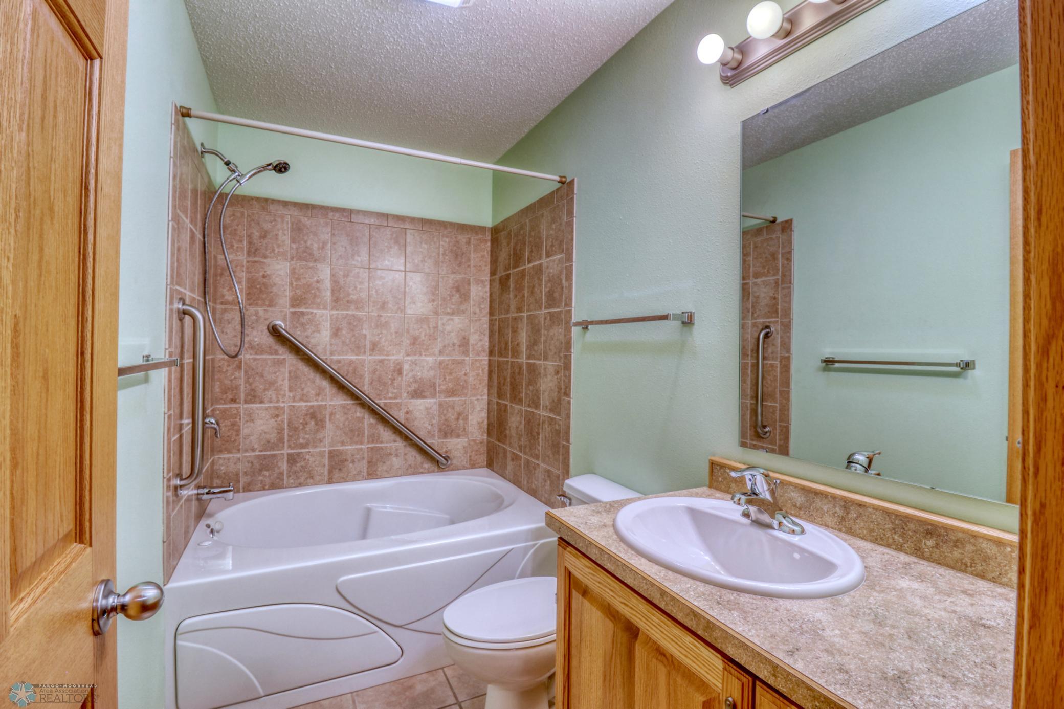 Bathroom1_1.jpg