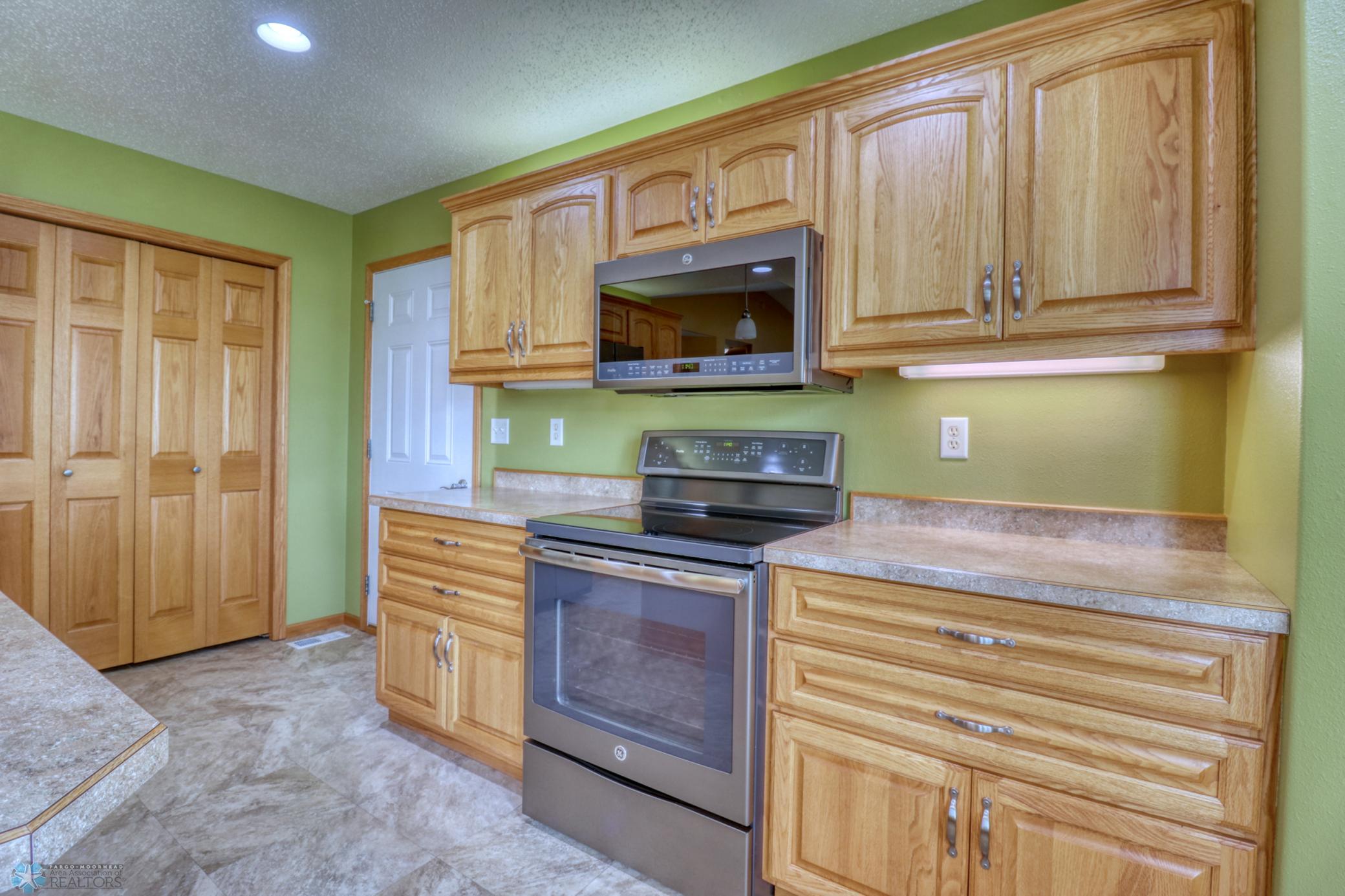 Kitchen1_5.jpg