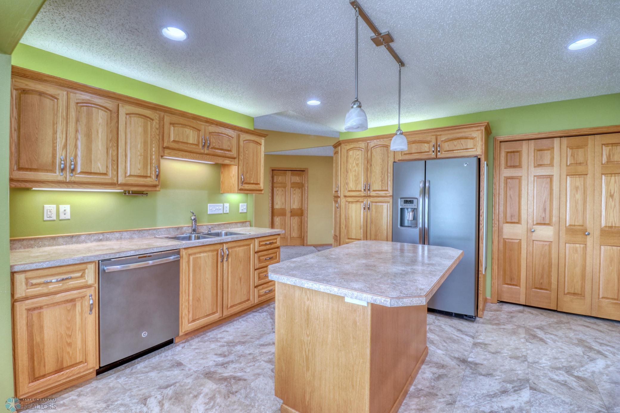Kitchen1_3.jpg