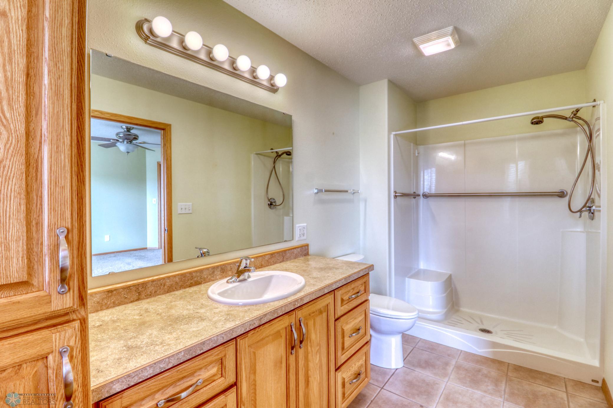 Primary Bathroom1_1.jpg