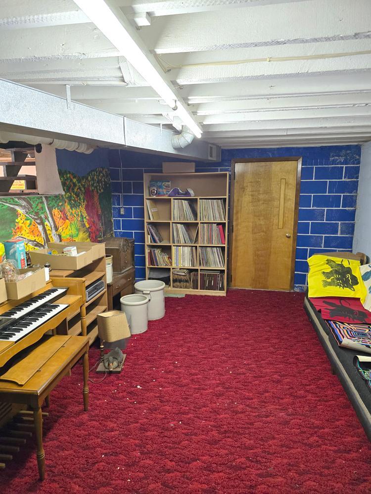 basement1.jpg