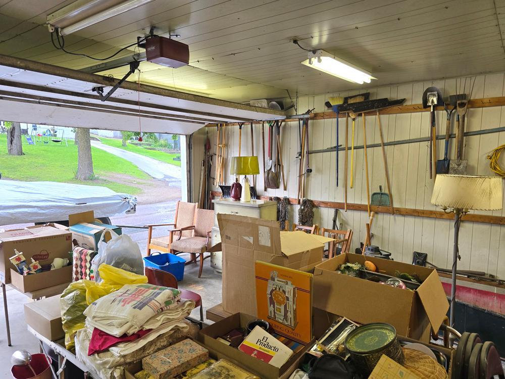 garage2.jpg
