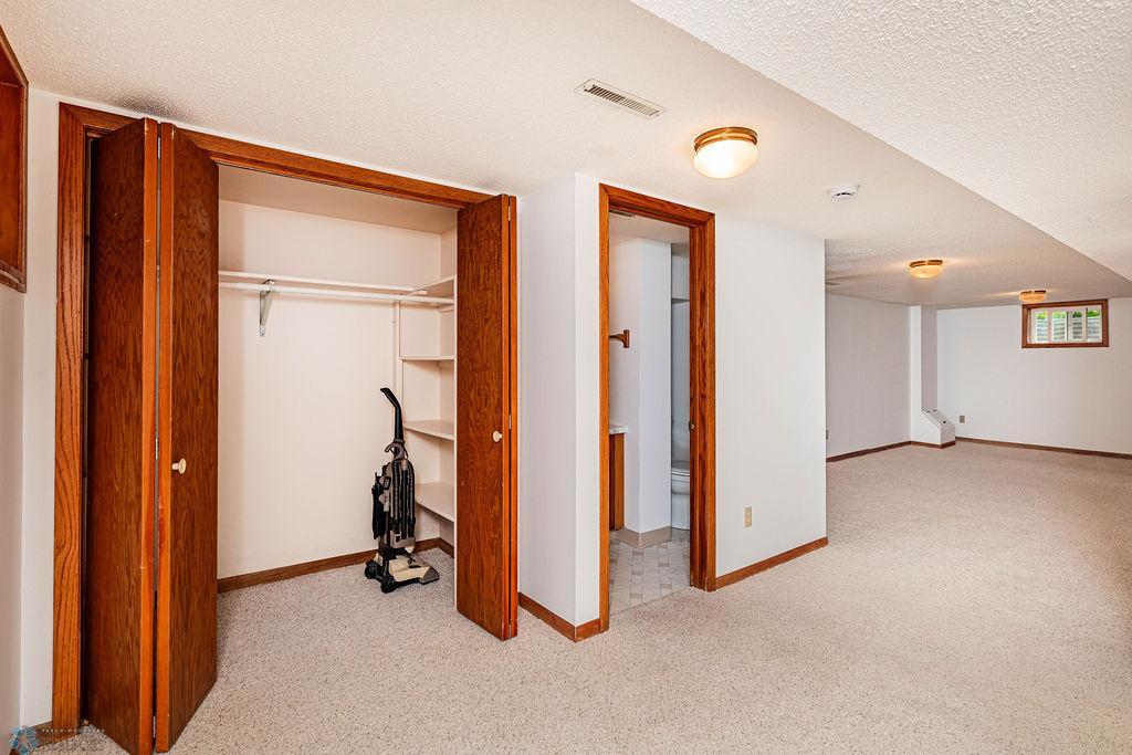 Closet in Bsmnt
