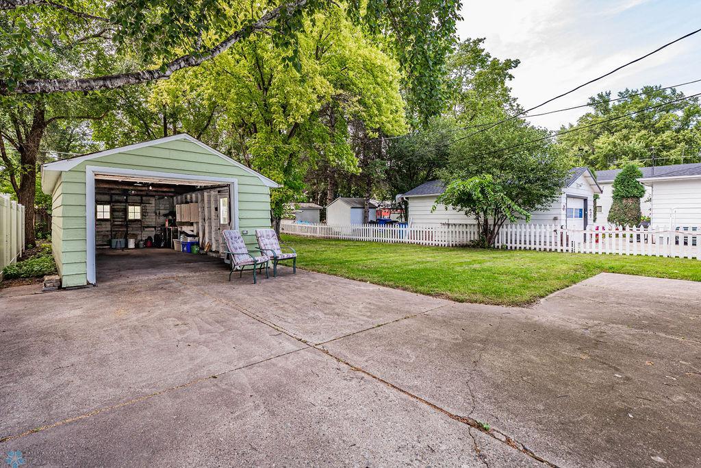 Driveway to Garage