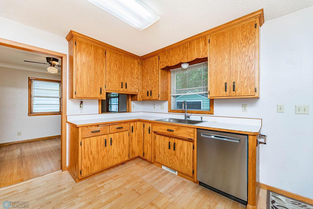Nice Bright Kitchen