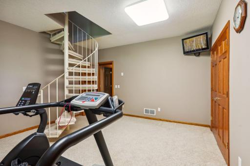 14 Ridge Road, Saint Paul, MN 55127
