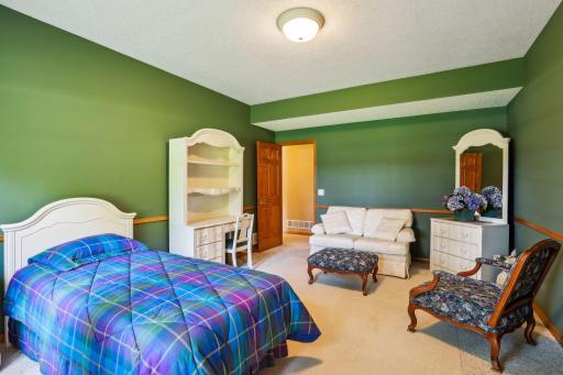 14 Ridge Road, Saint Paul, MN 55127