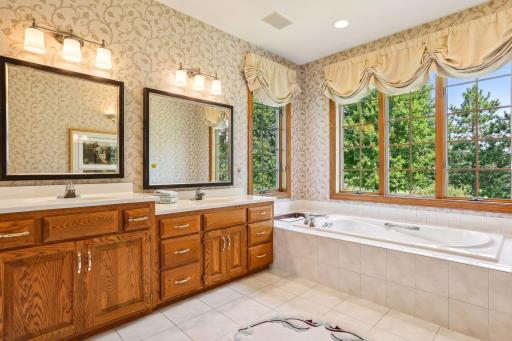 14 Ridge Road, Saint Paul, MN 55127
