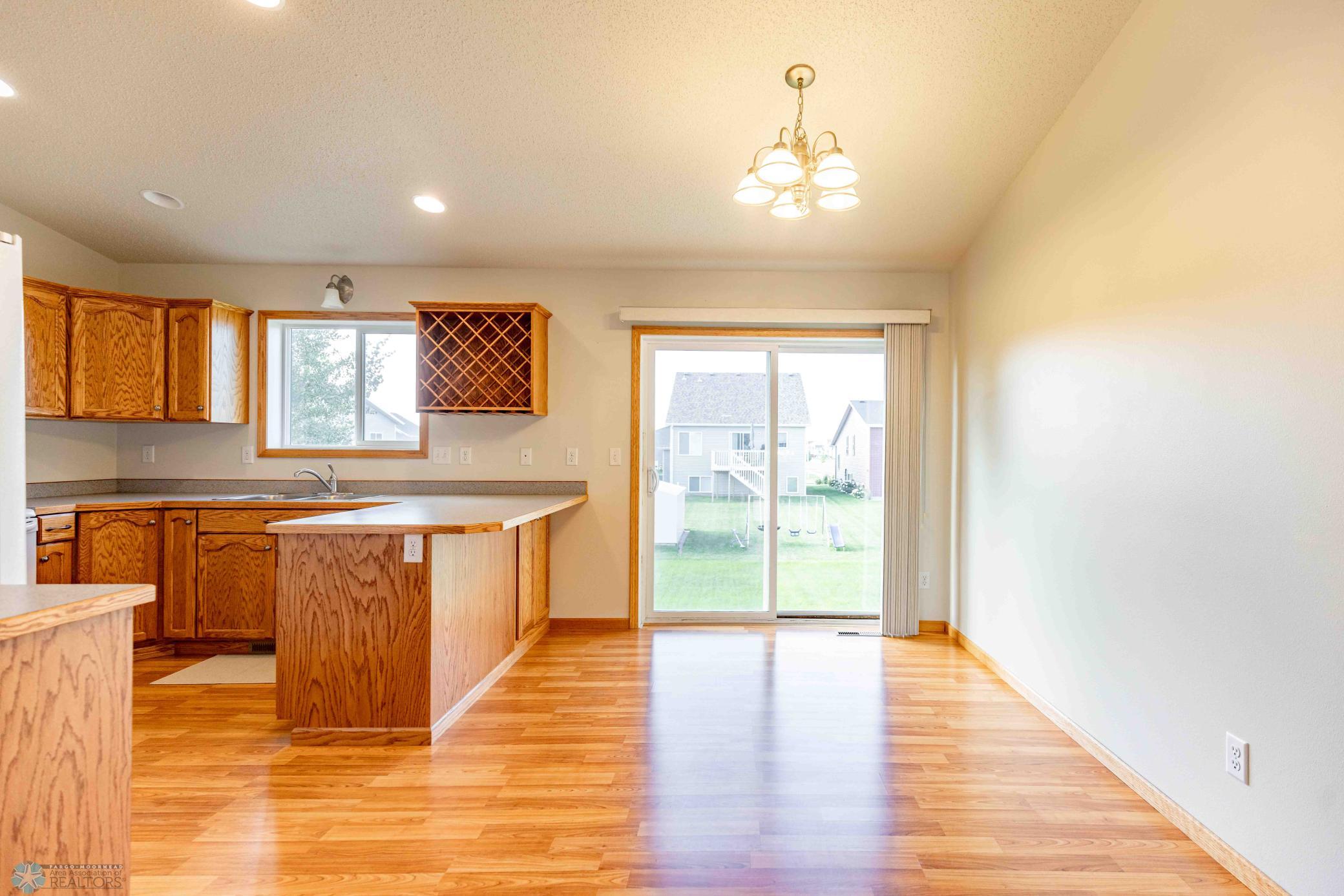 1813 43rd Ave S Moorhead-10.jpg