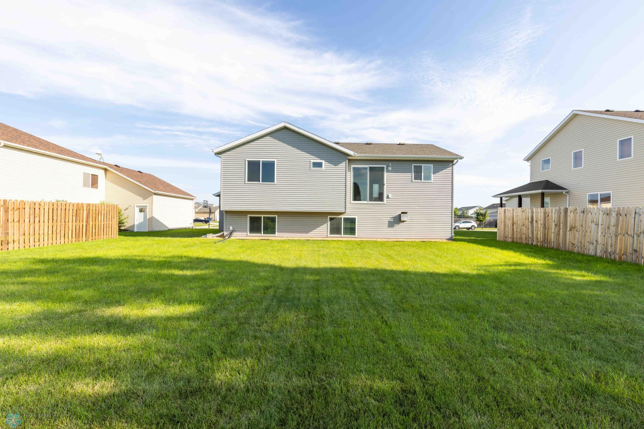 1813 43rd Ave S Moorhead-8.jpg