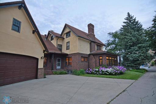 Copy of Outside SW 684 - Copy (2).jpg