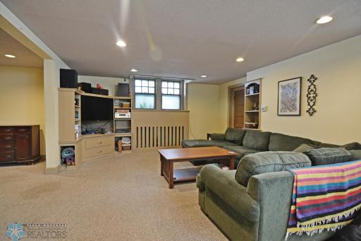 BASEMNT 757 - Copy - Copy (2).jpg