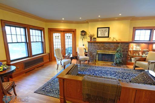 Copy of LIV W 20627 - Copy (2).jpg