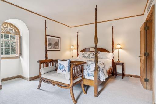 6 Crocus Hill, Saint Paul, MN 55102
