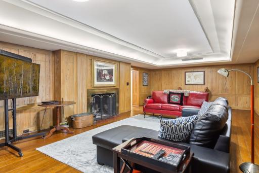 6 Crocus Hill, Saint Paul, MN 55102