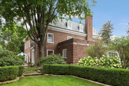 6 Crocus Hill, Saint Paul, MN 55102