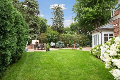 6 Crocus Hill, Saint Paul, MN 55102