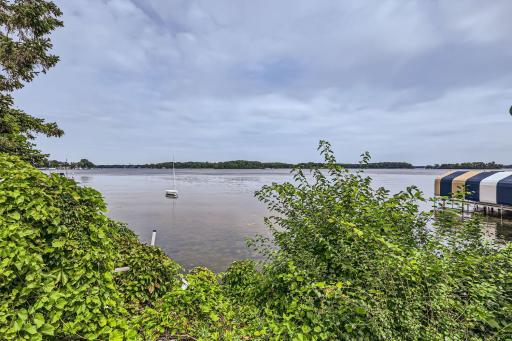 45 Lakeview Ave - Web Quality - 011 - 12 Views.jpg