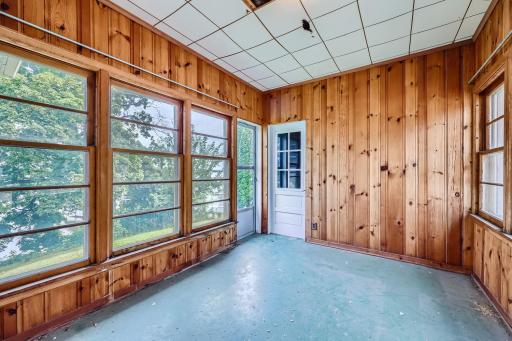 45 Lakeview Ave - Web Quality - 007 - 08 Breezeway.jpg