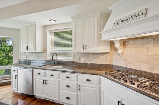 60 Crabapple Lane, Excelsior, MN 55331
