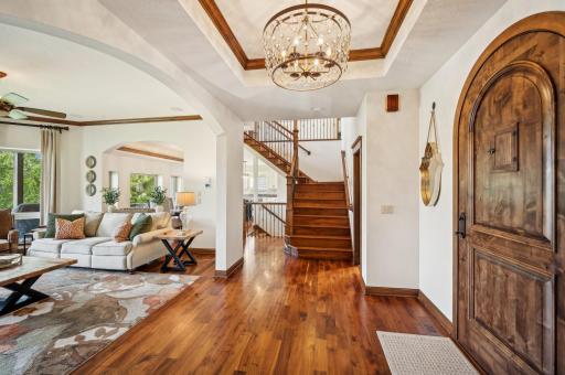 60 Crabapple Lane, Excelsior, MN 55331