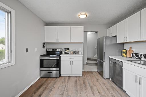 Photo for 2356 Londin Lane E, Saint Paul, MN 55119 - listing #6592495 Welcome to 2356 Londin Lane in Maplewood.
