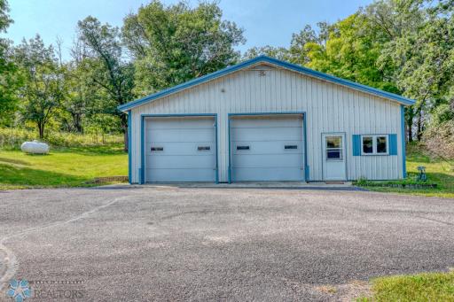 Shop with heated floors and living quarters