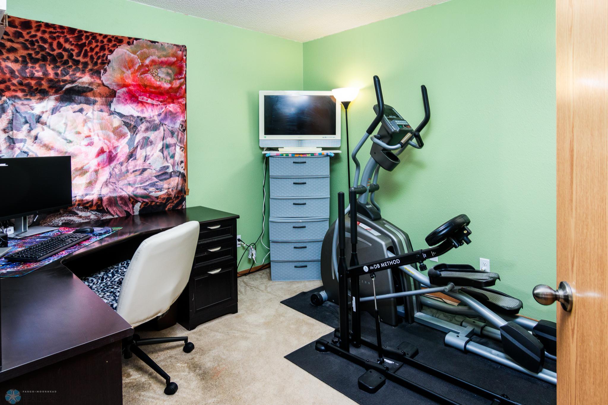 Bedroom 2/Office