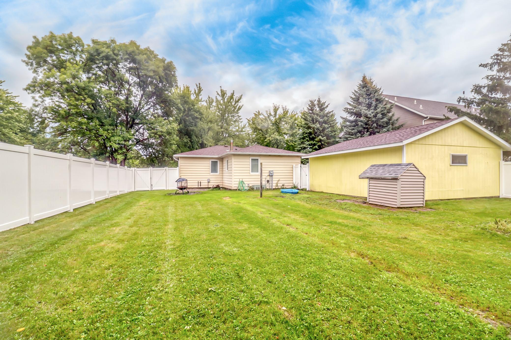 Backyard1_2.jpg