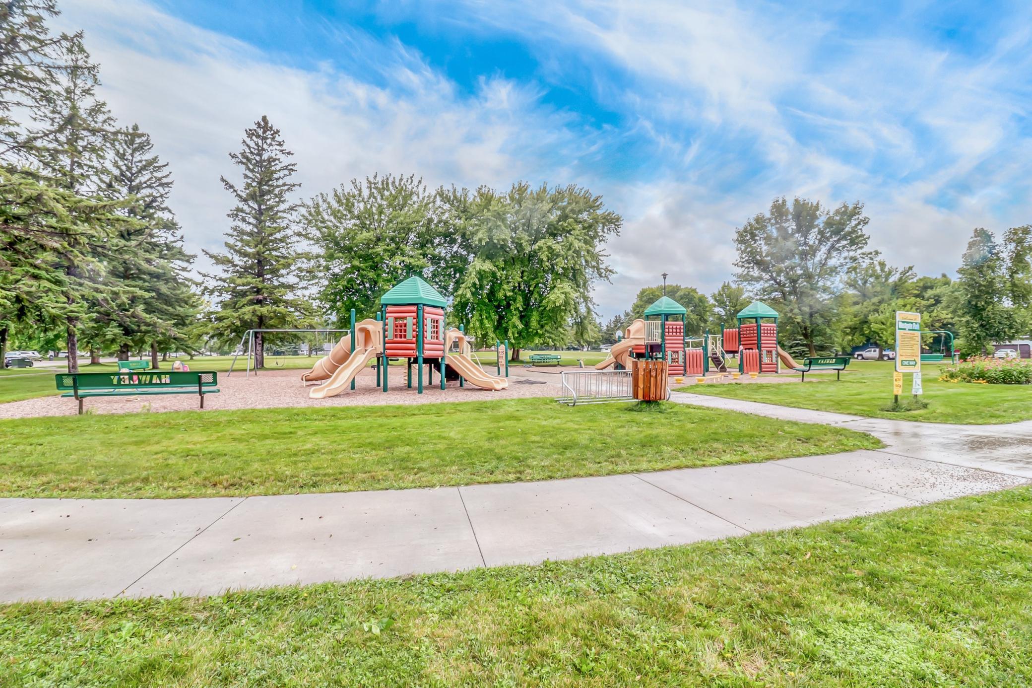 Nearby Park1_1.jpg
