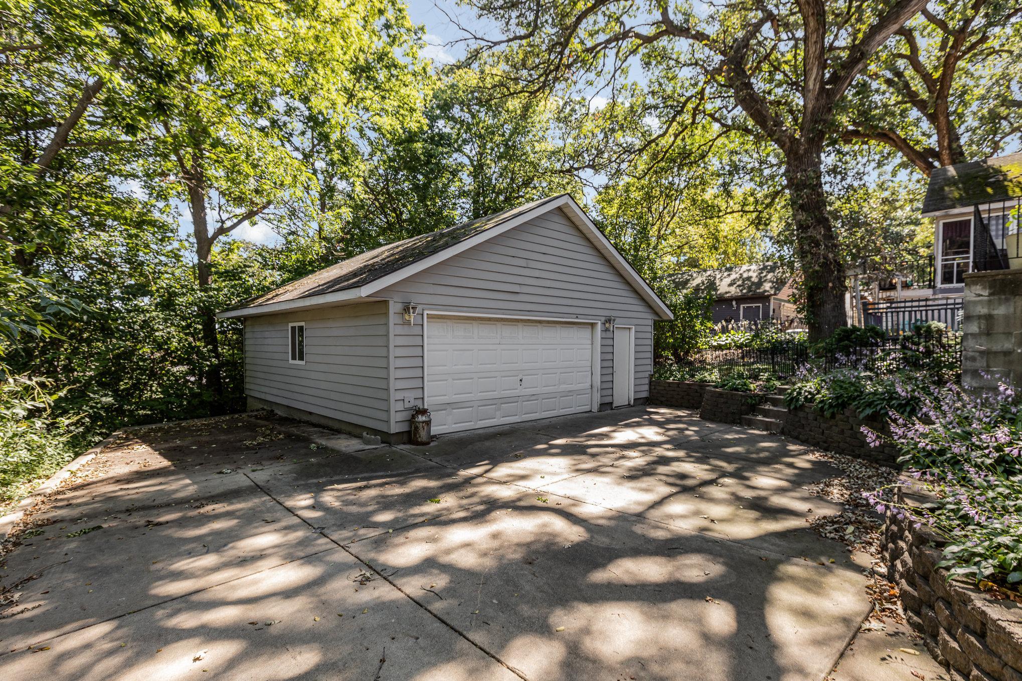 2 1/2 car detached garage