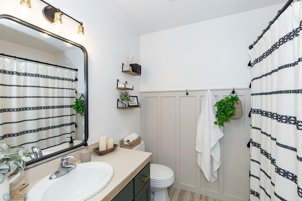 Bathroom 2- Full Bath