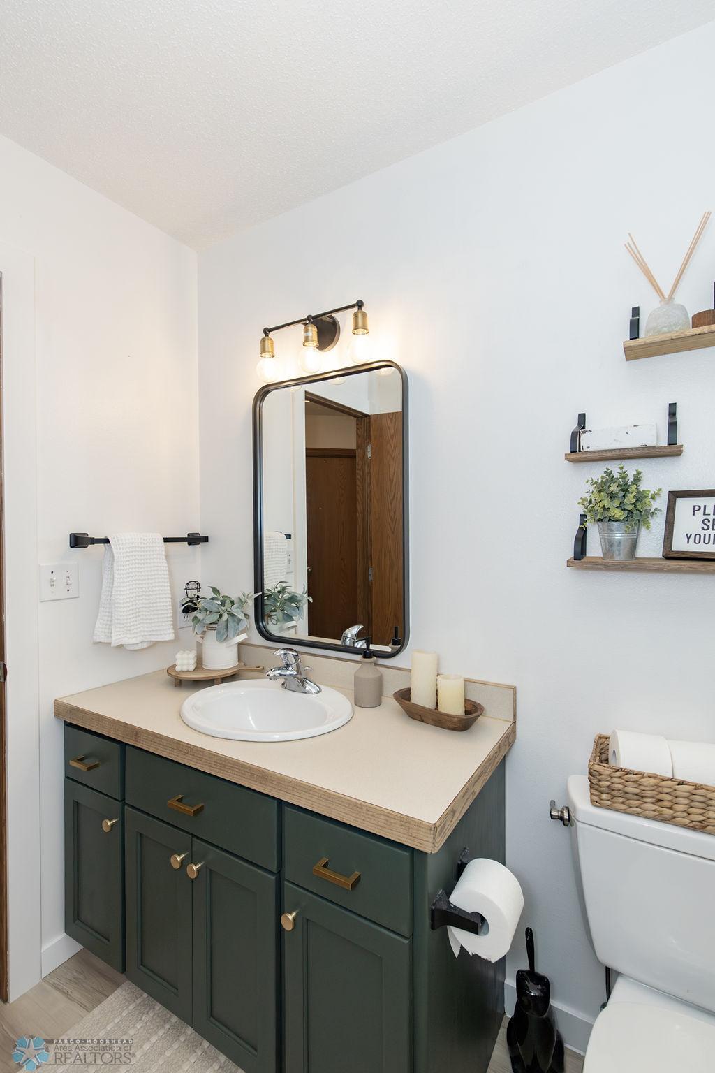 Bathroom 2- Full Bath