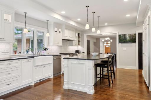 2053 Upper Saint Dennis Road, Saint Paul, MN 55116
